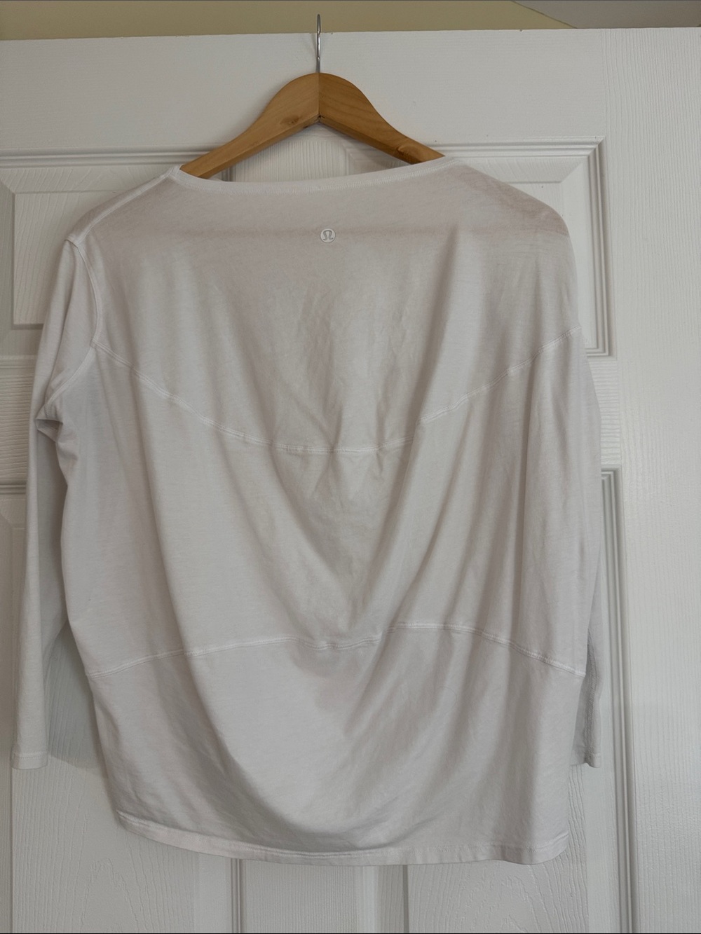 lululemon athletica White Long-Sleeve Performance Tee Size 2